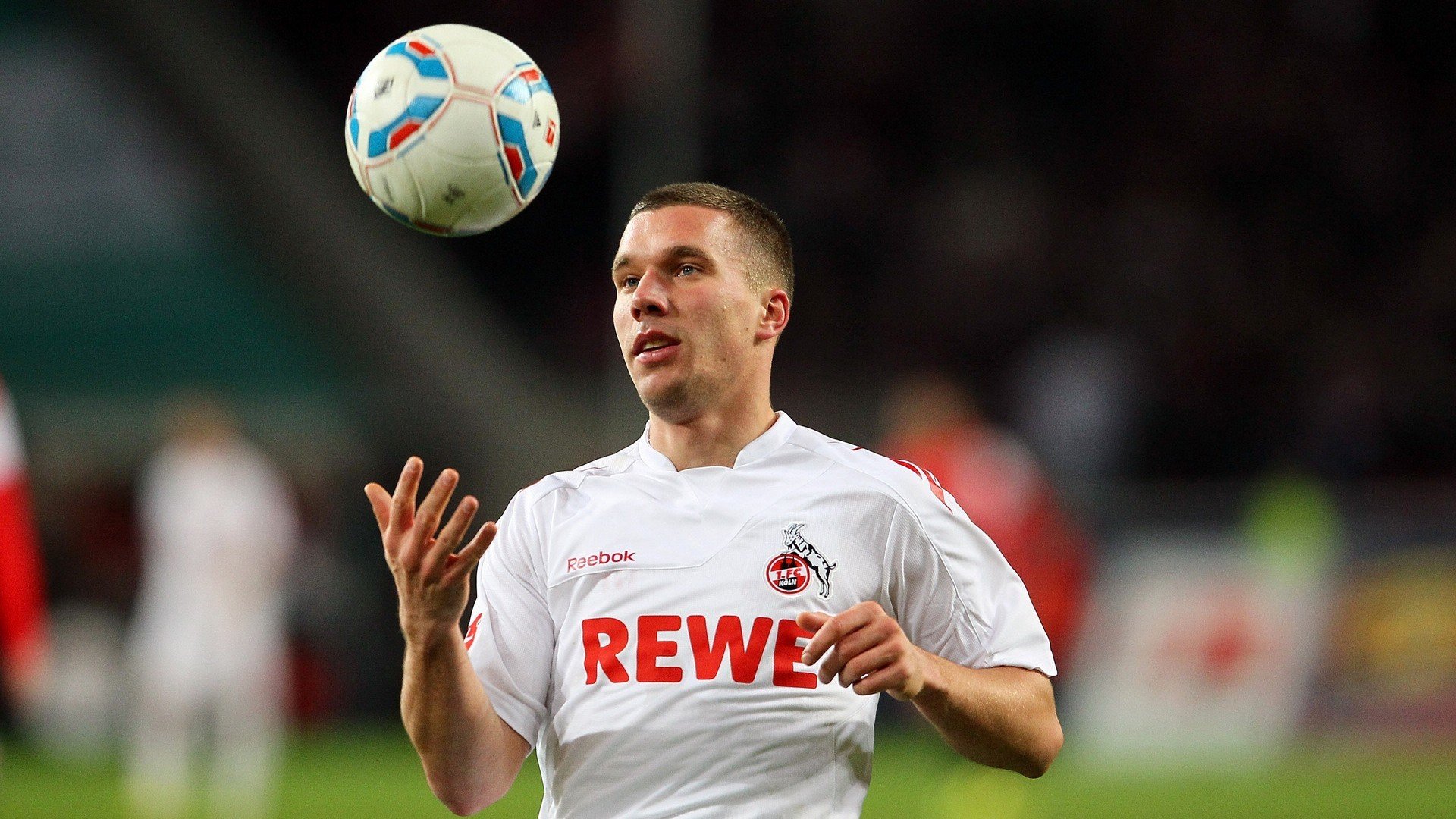 开云体育官网-欧冠淘汰赛之夜，贝恩，那个在寂静中敲响战鼓的人